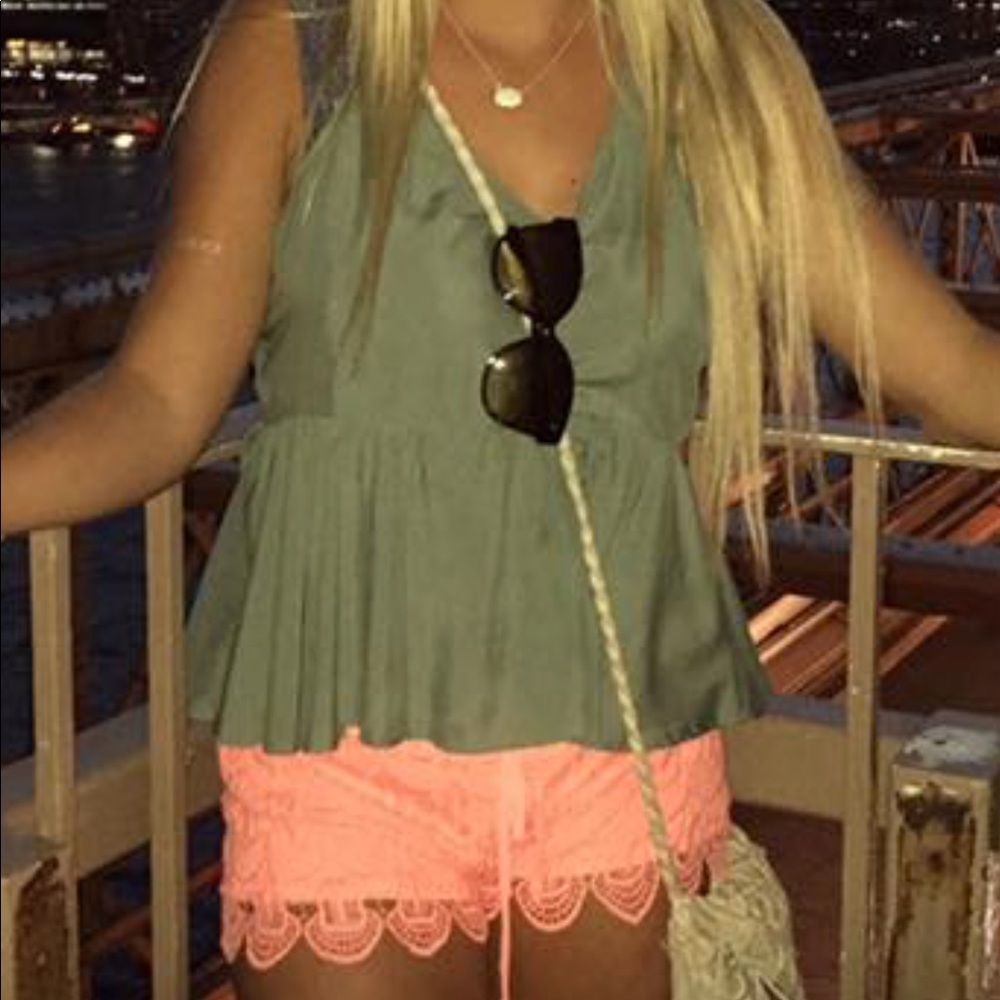 Green casual but cute top